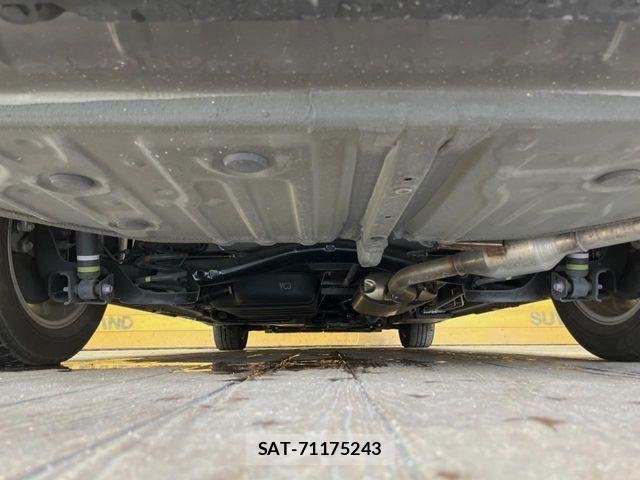 Toyota VOXY 2024-08 8851029-18