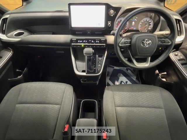 Toyota VOXY 2024-08 8851029-1