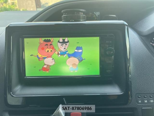 Toyota VOXY 2016-05 8851038-20