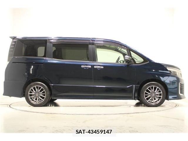 Toyota VOXY 2016-08 8851040-12