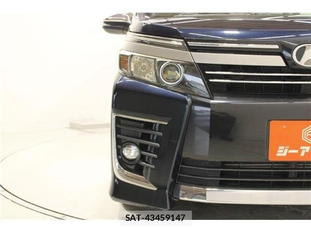 Toyota VOXY 2016-08 8851040-15