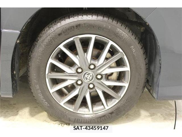 Toyota VOXY 2016-08 8851040-21