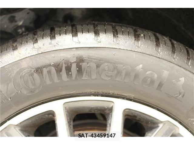 Toyota VOXY 2016-08 8851040-25