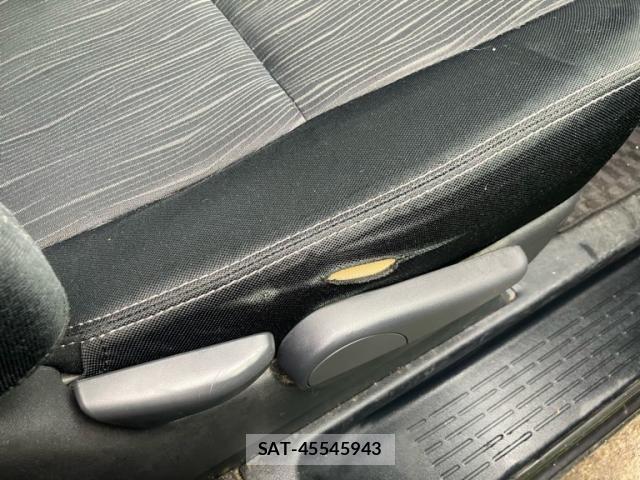 Toyota VOXY 2012-01 8851049-13