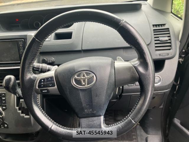 Toyota VOXY 2012-01 8851049-15