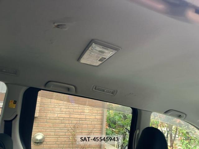 Toyota VOXY 2012-01 8851049-20