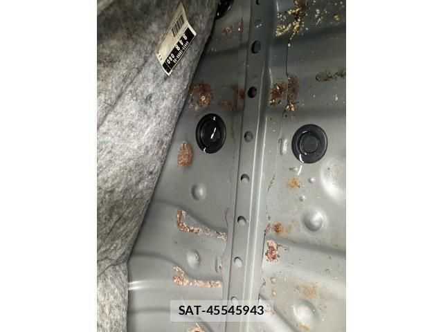Toyota VOXY 2012-01 8851049-28