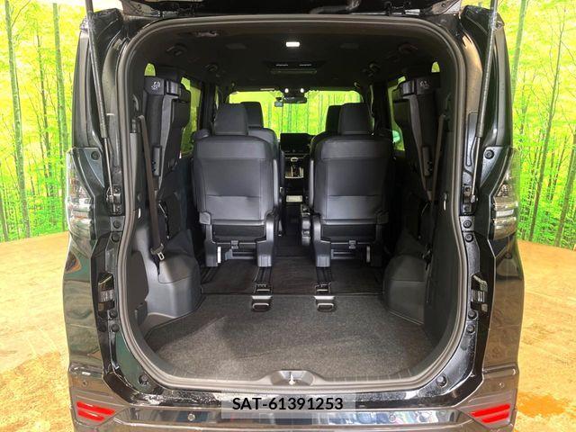 Toyota VOXY 2024-08 8851028-10