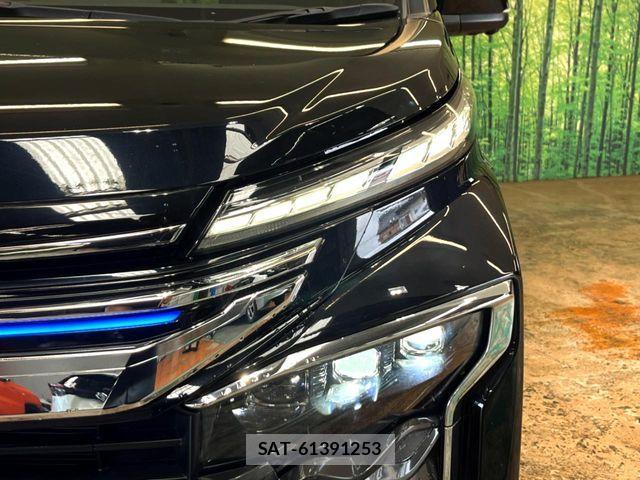 Toyota VOXY 2024-08 8851028-12