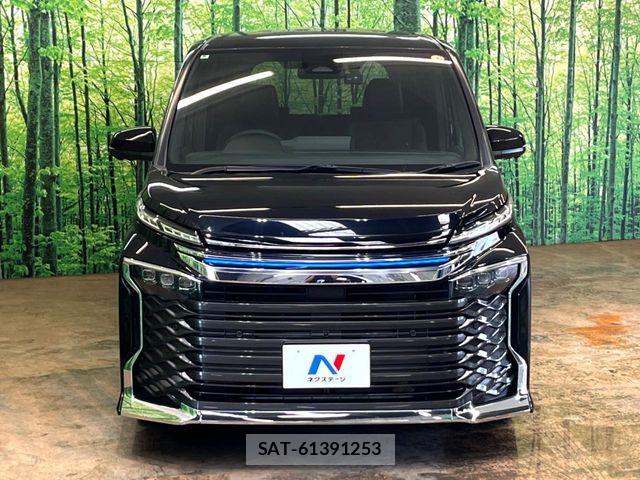 Toyota VOXY 2024-08 8851028-14