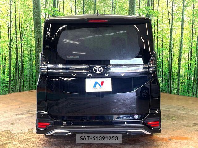 Toyota VOXY 2024-08 8851028-15