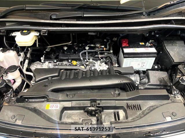 Toyota VOXY 2024-08 8851028-18