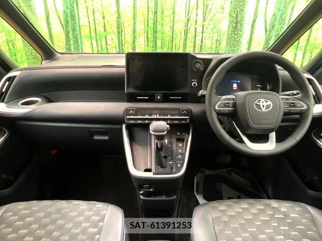 Toyota VOXY 2024-08 8851028-1
