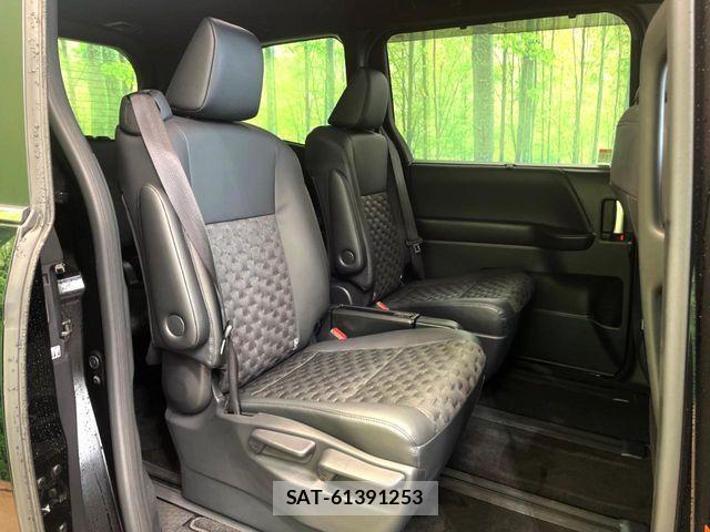 Toyota VOXY 2024-08 8851028-8