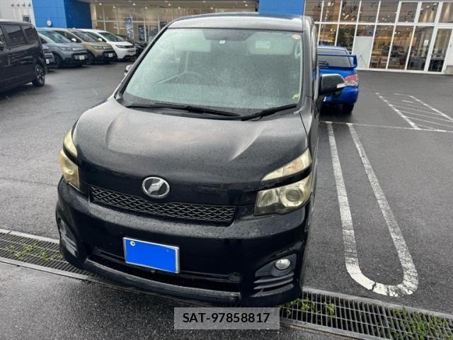 Toyota VOXY 2010-06 8851057-0