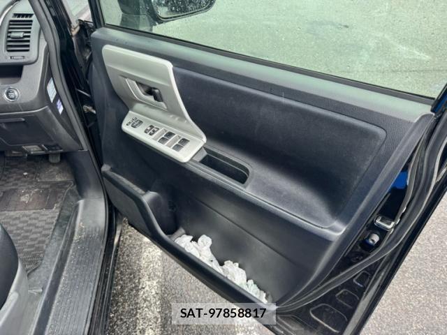 Toyota VOXY 2010-06 8851057-9