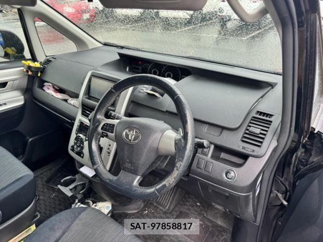 Toyota VOXY 2010-06 8851057-10