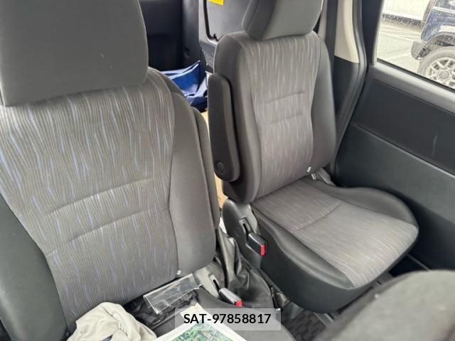 Toyota VOXY 2010-06 8851057-13