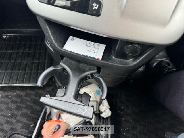 Toyota VOXY 2010-06 8851057-18