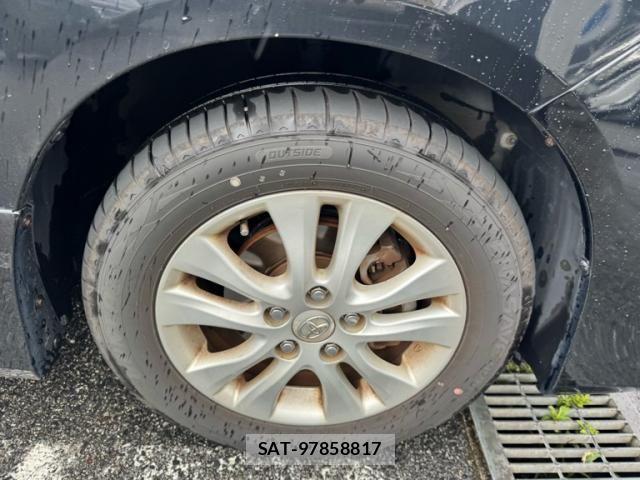 Toyota VOXY 2010-06 8851057-3