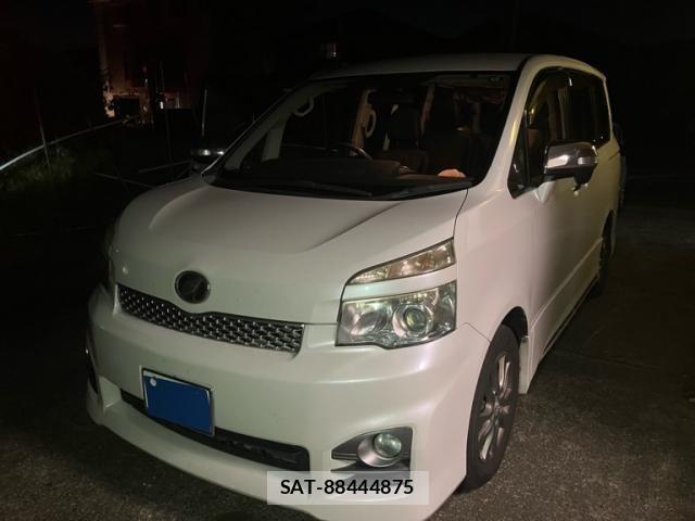 Toyota VOXY 2012-01 8851050-0
