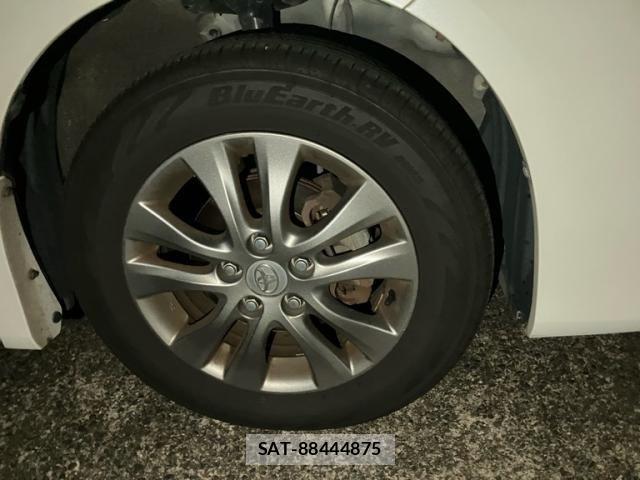 Toyota VOXY 2012-01 8851050-7