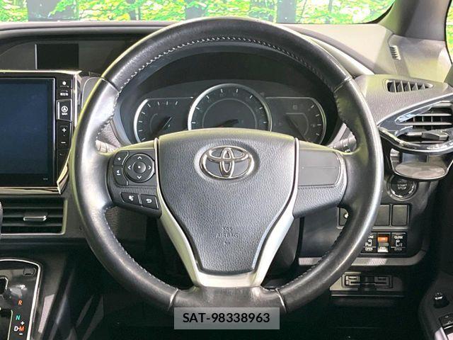 Toyota VOXY 2015-07 8851035-11