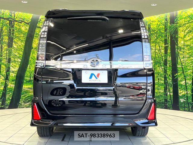 Toyota VOXY 2015-07 8851035-15