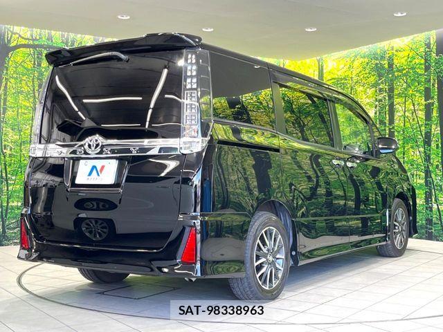 Toyota VOXY 2015-07 8851035-17