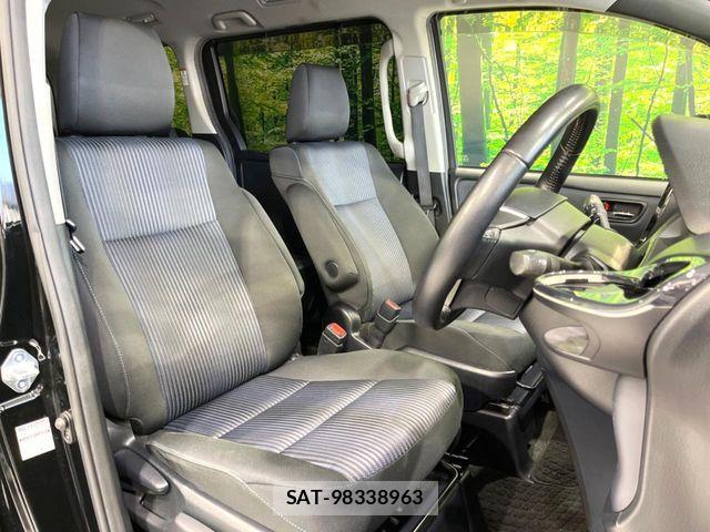 Toyota VOXY 2015-07 8851035-7