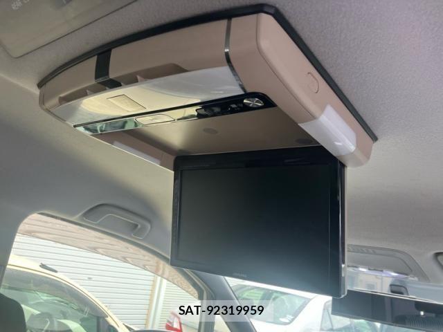 Toyota VOXY 2015-02 8851042-12