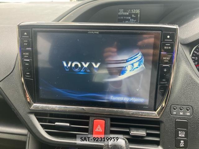 Toyota VOXY 2015-02 8851042-14