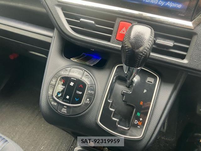 Toyota VOXY 2015-02 8851042-15