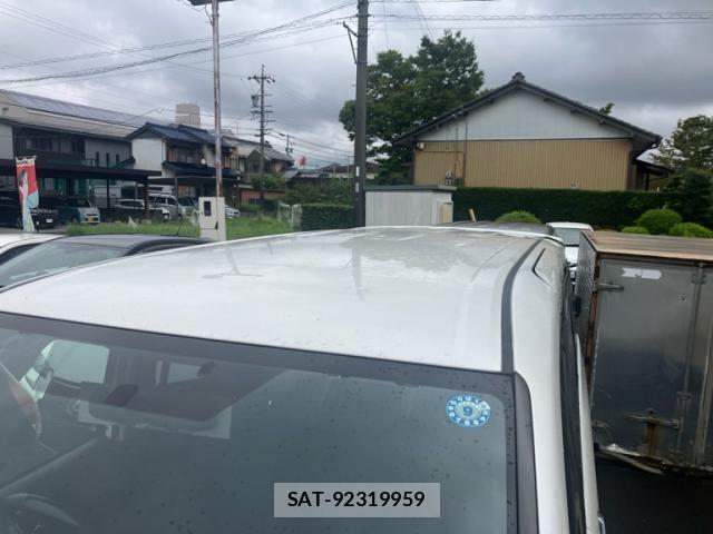 Toyota VOXY 2015-02 8851042-5