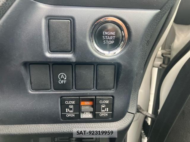 Toyota VOXY 2015-02 8851042-8