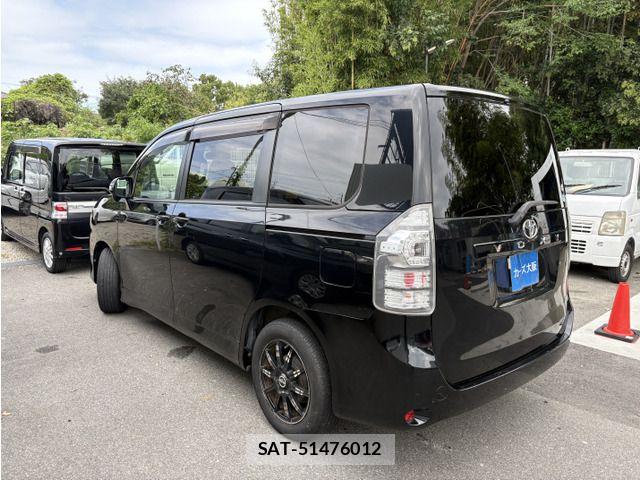 Toyota VOXY 2011-09 8851046-3