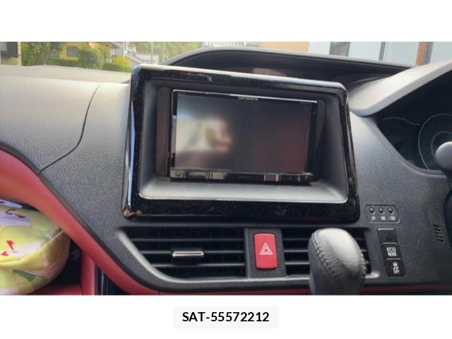 Toyota VOXY 2017-10 8851041-4