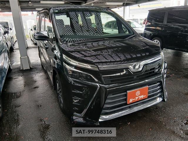 Toyota VOXY 2018-05 8851036-0