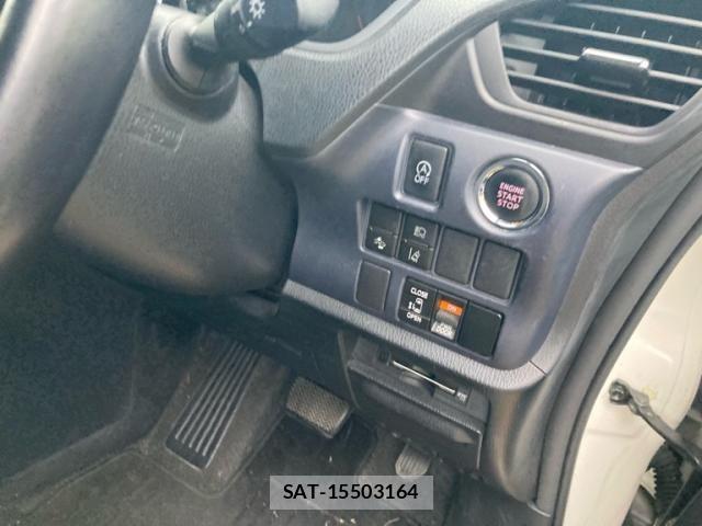 Toyota VOXY 2016-09 8851039-12