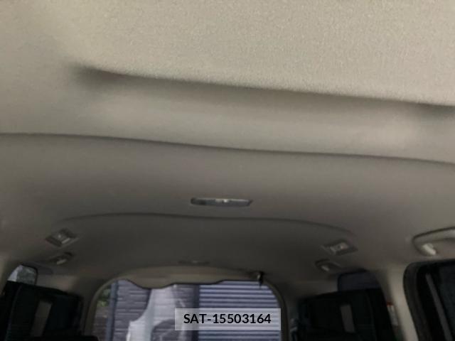 Toyota VOXY 2016-09 8851039-13