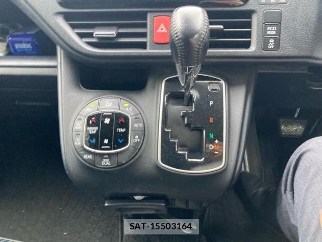 Toyota VOXY 2016-09 8851039-15