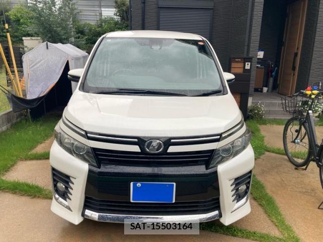 Toyota VOXY 2016-09 8851039-1