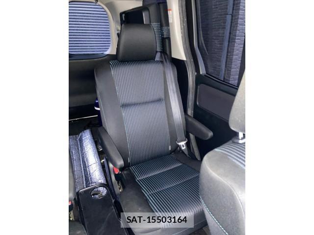 Toyota VOXY 2016-09 8851039-20