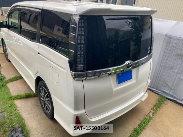 Toyota VOXY 2016-09 8851039-3