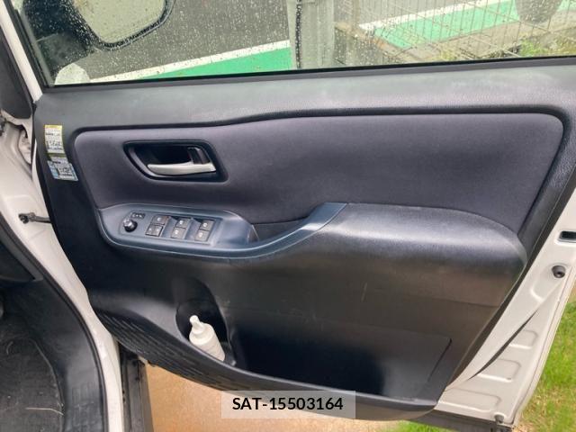 Toyota VOXY 2016-09 8851039-8