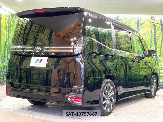 Toyota VOXY 2024-08 8851027-18