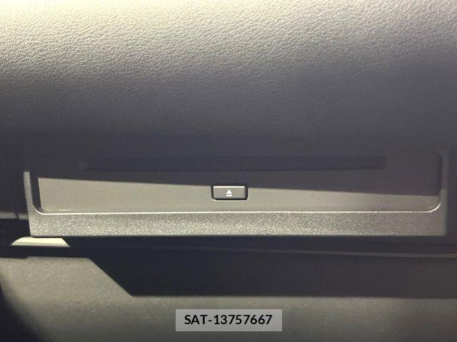Toyota VOXY 2024-08 8851027-4
