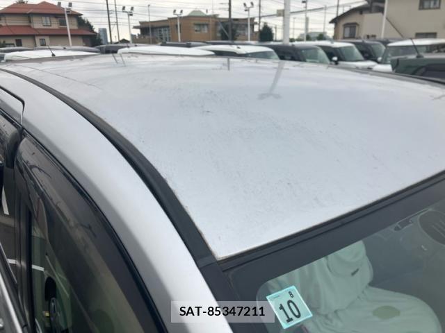 Toyota VOXY 2013-10 8851051-9