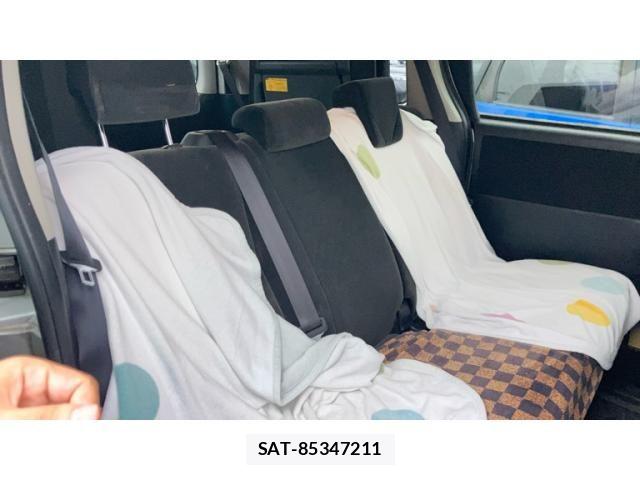 Toyota VOXY 2013-10 8851051-13