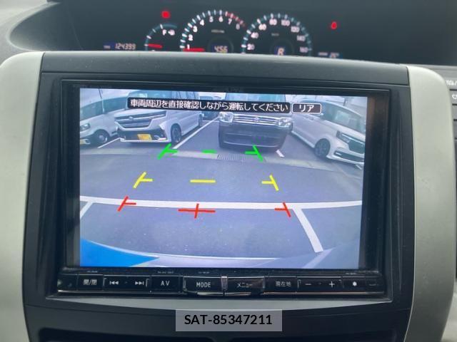 Toyota VOXY 2013-10 8851051-16